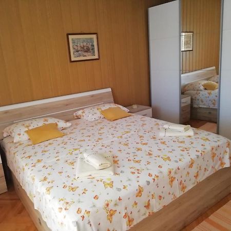 Apartments Ivona Lumbarda Szoba fotó