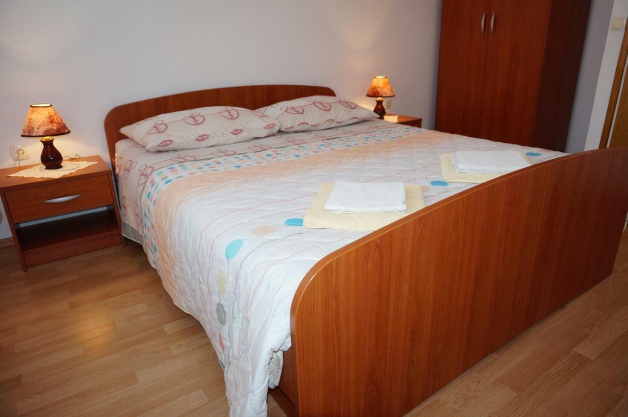 Apartments Ivona Lumbarda Szoba fotó